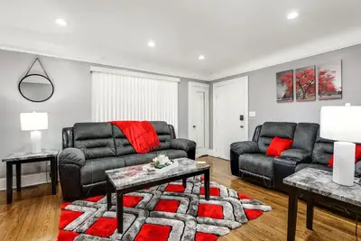 Image de Comfy Modern and Cozy Queen Beds Free Parking