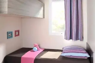 Image de Mobilhome Chaumiere - Pmr 2 chambres Climatisées 4 personnes