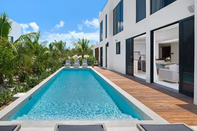 Image de Tc Villas -Lumiere West -Brand-new with Rooftop, Pool & Steps to Grace Bay