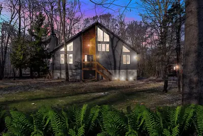 Image de Serene, family-friendly mountain retreat. Game room, fire pit, walk to pool