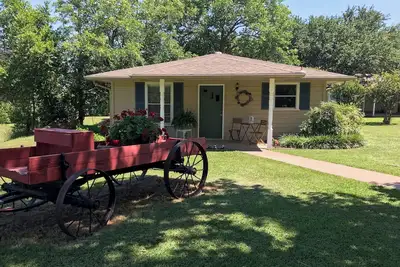 Image de Adorable Guest Cottage
