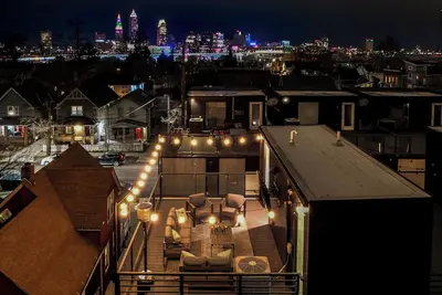Image de Tremont Black : Rooftop Patio : Location!