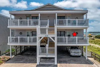 Image de \"Waters Edge 435-D\" - Oceanfront Condo w/ Community Pool, 2 Bedrooms / 2 Bathrooms