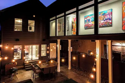 Image de Art of Tremont : Theatre Room : Location!