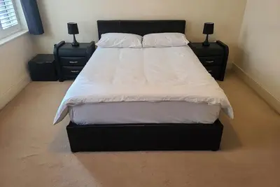 Image de 1 Bed Flat - Sleeps 4 - Parking - Wifi