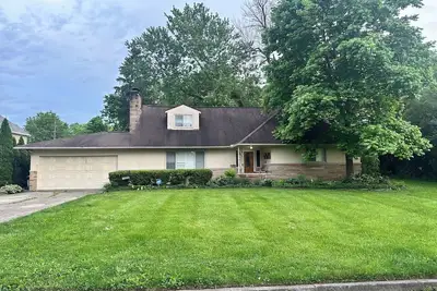 Image de Spacious home near the Airport and downtown. Family and Pet-Friendly!