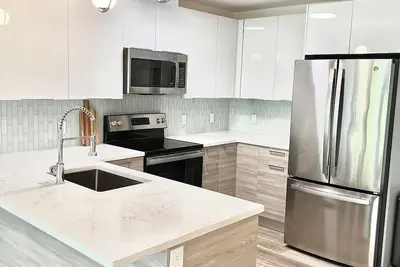 Image de Luxury Furnished 2 Bed Apartment in Quincy