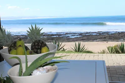 Image de @The Waves beach accommodation with sea and mountain views! \n7 Bedrooms