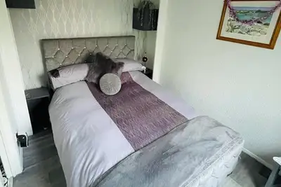 Image de Private Tranquil One Bedroom Lodge With Parking and Outdoor Space. Pet Friendly!