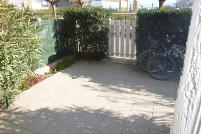 Image de V0743 - Apt Climatise Pour 4 Couchages Avec Stationnement Et Piscine Collective