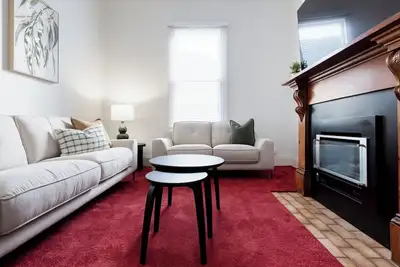 Image de Spacious Cottage Charm Near the Cbd