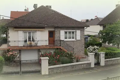 Image de L'enclos de Lys - Appartement Avec Grand Balcon et Accès Direct au Jardin
