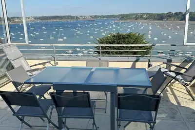 Image de Dinard Centre Ville, Appartement Duplex De 120m2, 3 Chambres, Vue Sur Mer