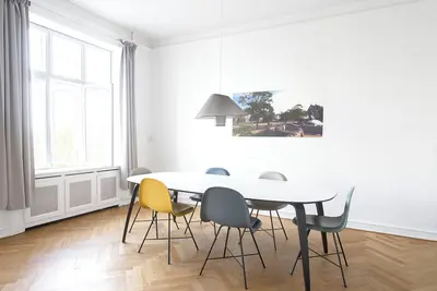 Image de Fantastic 3-bed with french balcony and lake-views