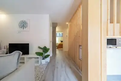 Image de Comfy Flat | Jacuzzi & Terrace by HostWise