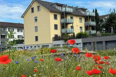 Image de 3. 5-Room Sunrise Terrace Haven (Fr-32)