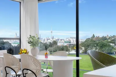 Image de Scenic City Views close to Auckland Cbd!