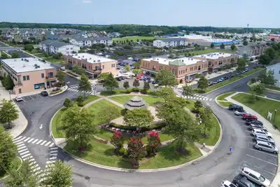 Image de Villages of Five Points 2nd floor condo - great location & amenities!
