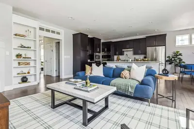 Image de Modern Elegance | Pool Table | Walkable Area