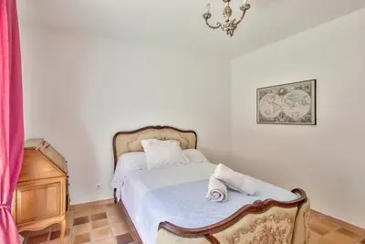 Image de Élégante Villa Provençale: Jacuzzi, Calme & Nature