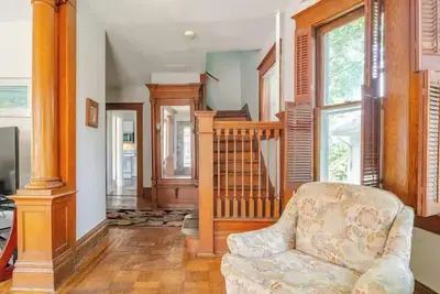 Victorian Home |Sleeps 10|Fenced|4br|Full Kitchen|Steps2 Ycp