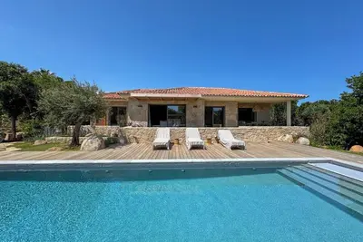 Villa neuve 3ch avec piscine dans Domaine privée et à 250m d'une plage privée