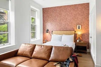 Image de Sosuite | 2Bed Apt w Den, Laundry, Desk