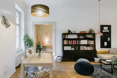 Image de Explore Old Town from a Hip, Book-Filled Apartment with Two Bedrooms