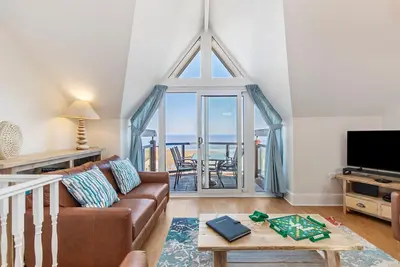 Image de Schooner House - Panoramic Sea Views and Parking