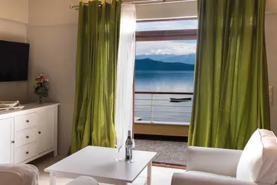 Image de Nv Attic Suite Nikiana Lefkada — Av Properties