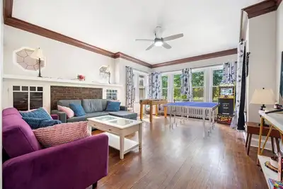 Image de Dalia Flat - Sleeps 10 - 10 minutes to Downtown