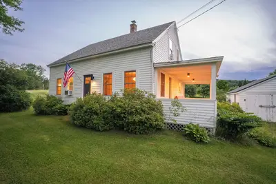 Image de Mtn Views Farmhouse with Fenced in Backyard