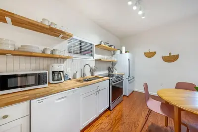 Image de Central & Cozy / Near Alvernon Park / 1 Br 1 Ba