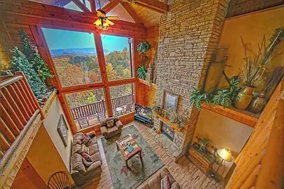 Image de Grand Smoky Mountain Cabin w/ Views & Hot Tub