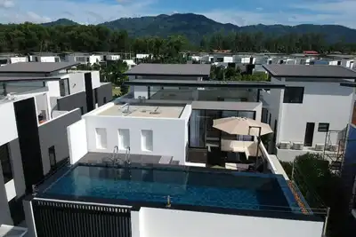 Lp101 - Private rooftop pool villa in Laguna for 9 people, near restaurants and shops