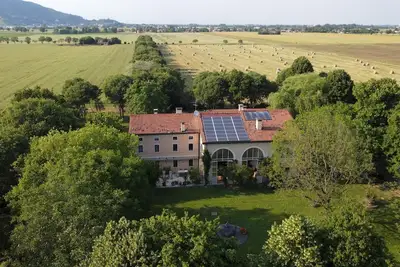 Image de The Mulberries three bedroom and two bathroom apartment