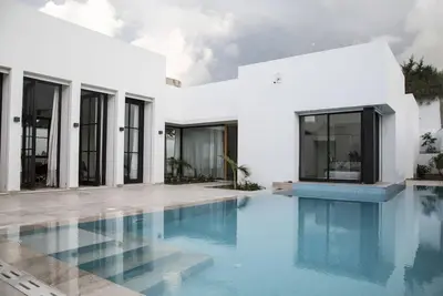 Image de Les Verrières De Gammarth: Villa moderne +Piscine