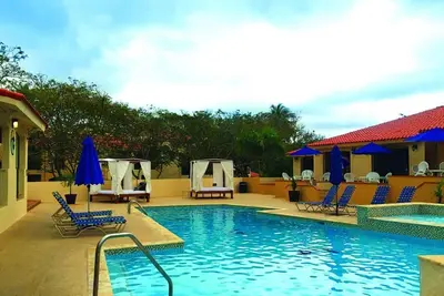 Image de Kid-Friendly 2br Condo at Park Royal Club Cala w Kid's Pool