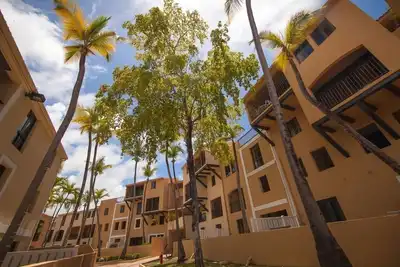 Image de Your IdeFamily Getaway: 3br Condo w Kid's Pool at Park Royal Club Cala