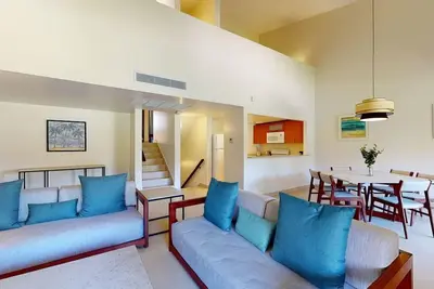 Image de Elegant 3br Condo at Park Royal Club Cala with Balcony