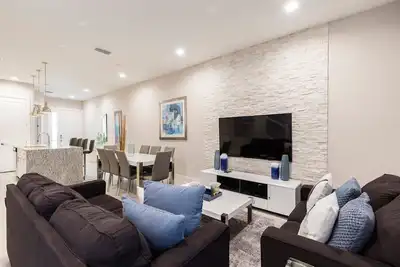 Image de New 4 Br 4 Ba Villa | 1804ft²  5min→Disney  Bbq