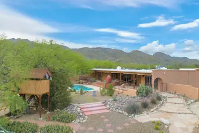 Image de Rare Luxury Spring Fed Riparian 2. 5 acre Retreat