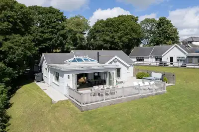 Image de Amber Cottage - Luxury Cottage, Hot Tub, Sea Views and Log Burner