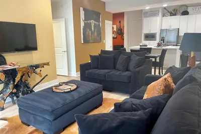 Image de Sleeps6/PerfectLocation/Walk to Baylor/FreeParking\nGym/Newly Renovated Pool