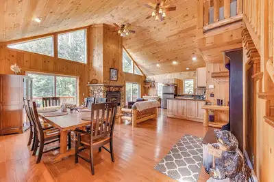 Image de Tranquil Thornton Cabin: Deck, Views & Game Room!