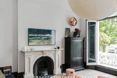 Image de The Bengal Tiger: 2bd apt rich with character