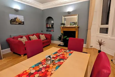 Rainforest Savers Apartment - Edinburgh City Condo