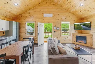 Image de Hot Tub~Firepit~Riverfront~Near Lake Cumberland