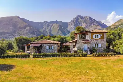 Image de Siar | The Large Villa