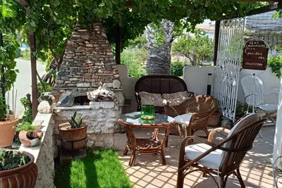 Image de Alonaki Seafront Cottage